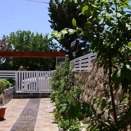Gazde/Camere de închiriat Neruda Kalkan