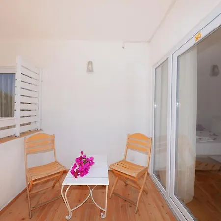 Gazde/Camere de închiriat Neruda Kalkan